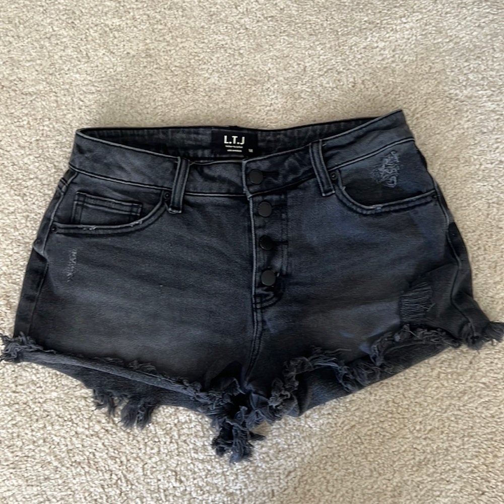 Letters to Juliet Black Distressed Denim Short Sz M